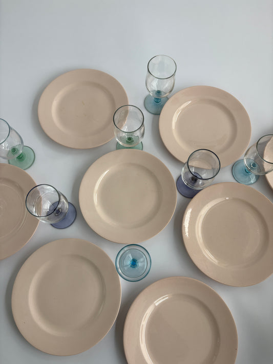 Set of 8 blush pink plates