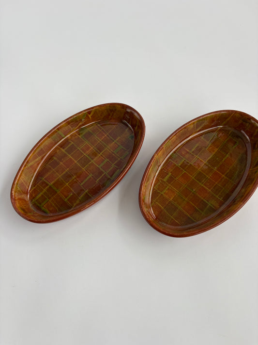 Set of 2 striped ceramic serving dishes