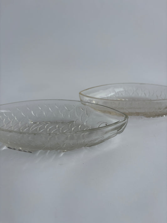 Set of 2 fish-shaped glass serving dishes