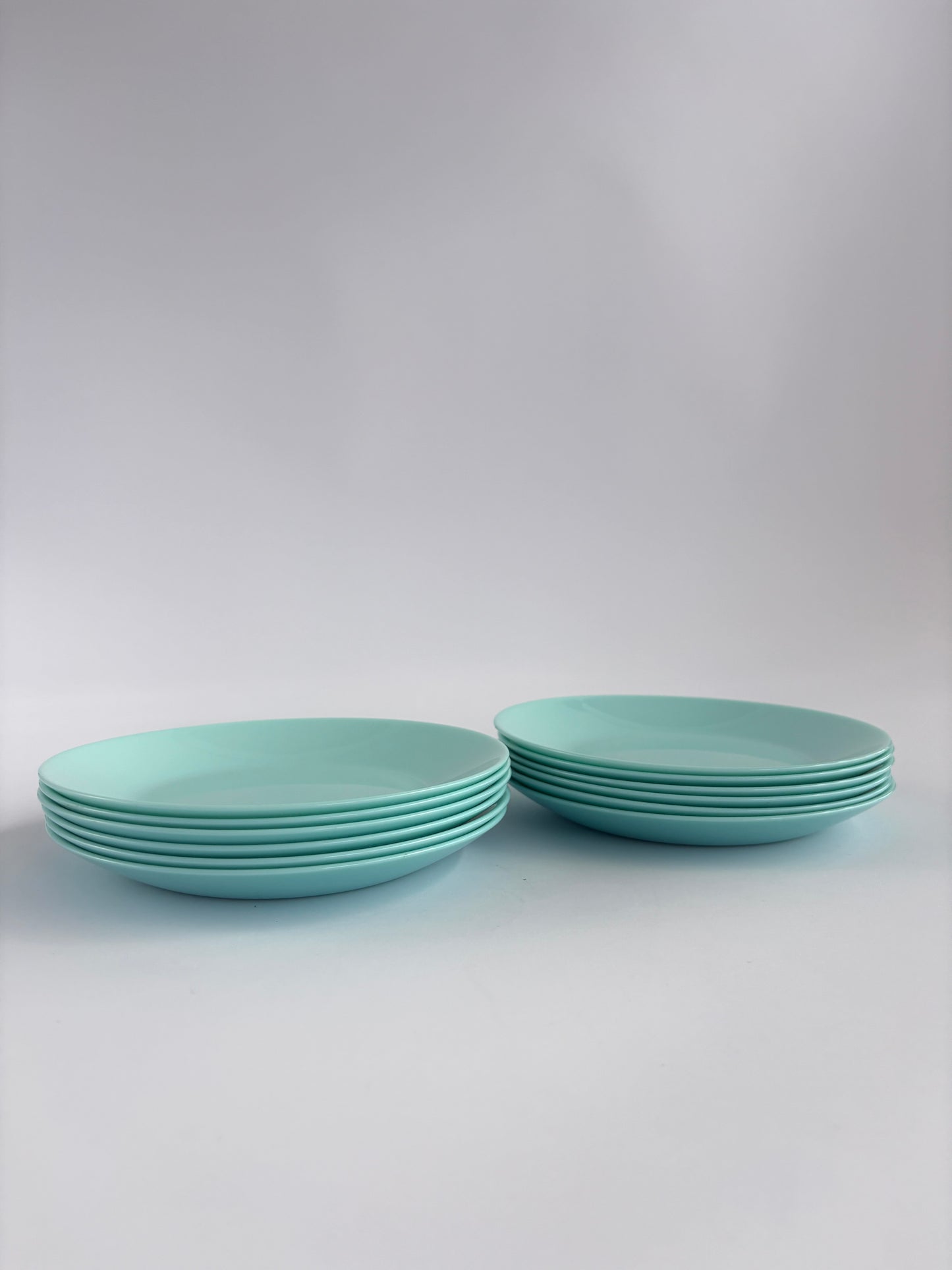 Set of 12 small turquoise plates