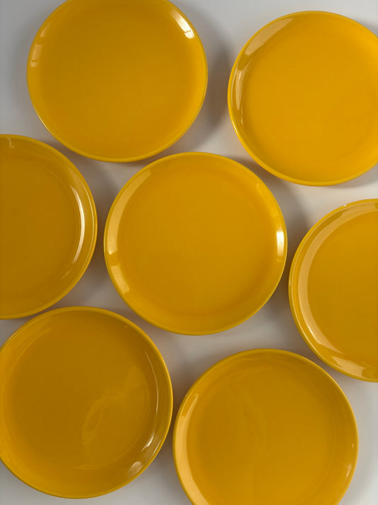 Set of 7 bright yellow plates