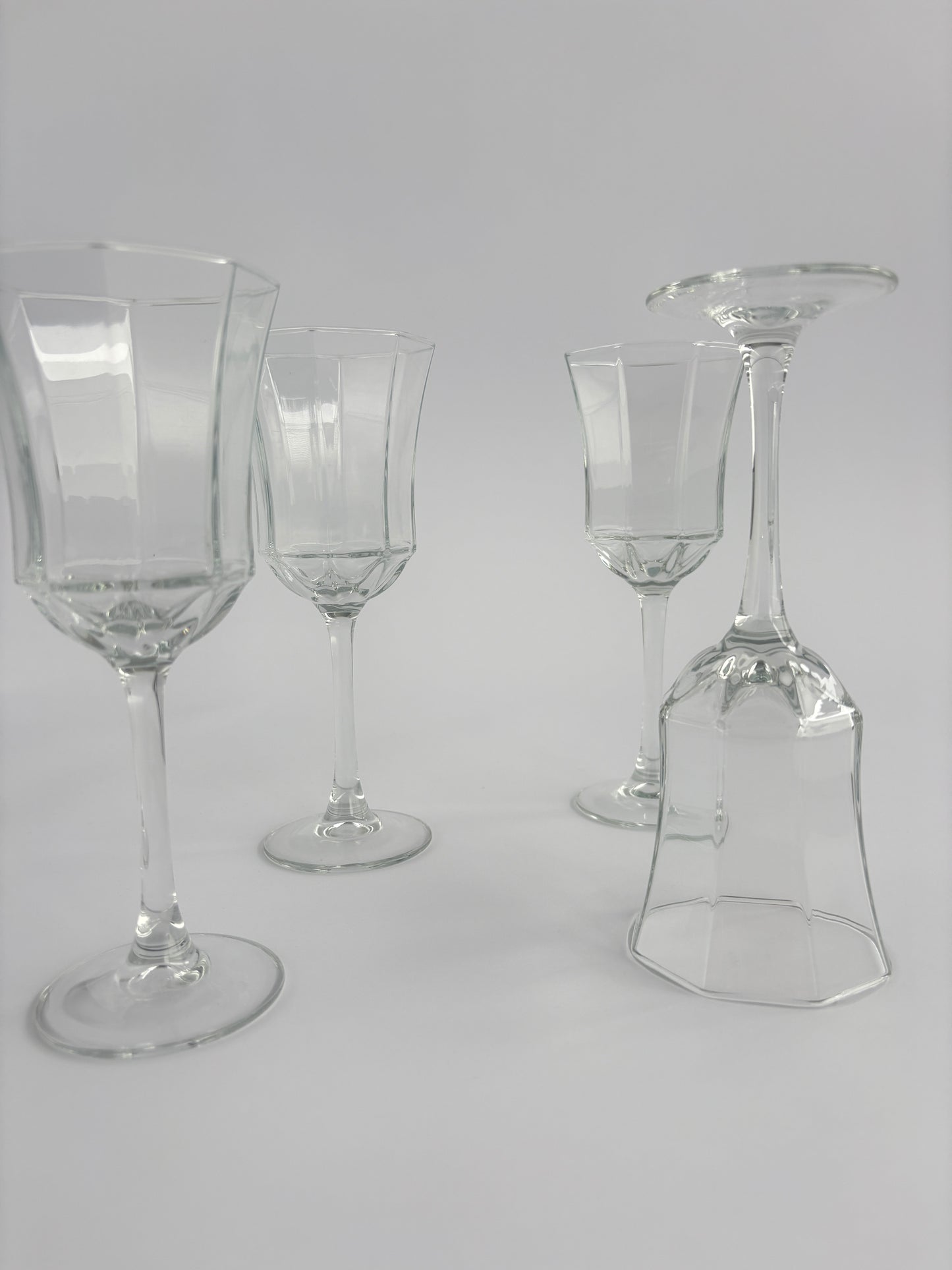 Set of 4 wine glasses