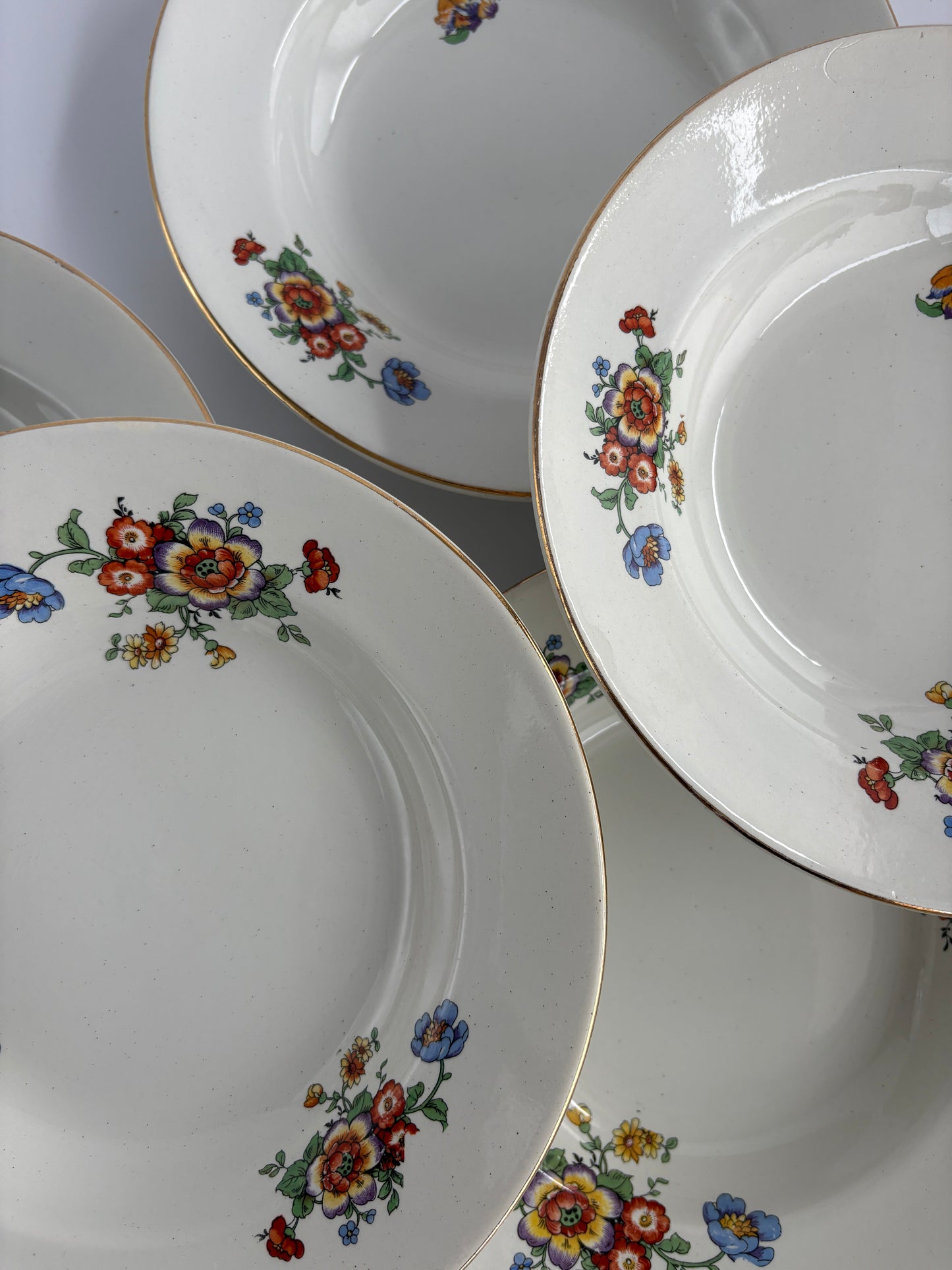Set of 8 deep plates