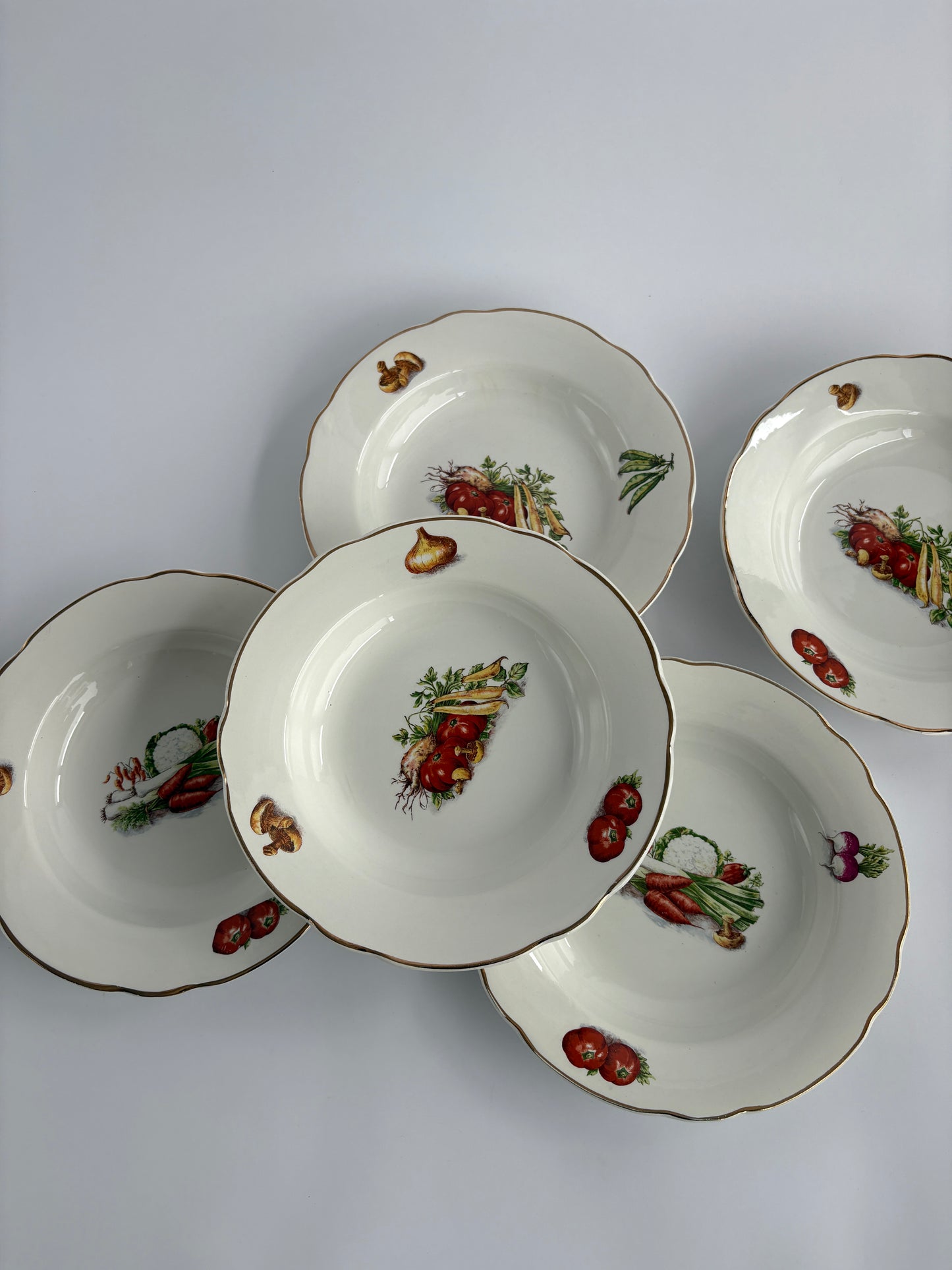 Set of 5 deep plates