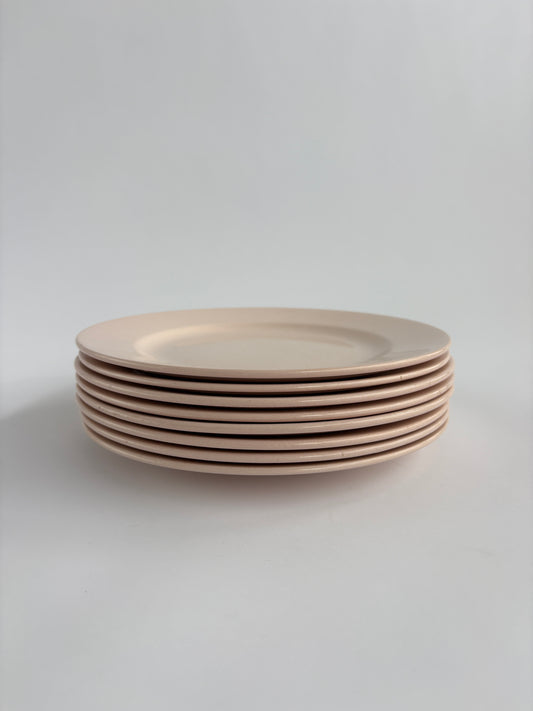 Set of 8 blush pink plates
