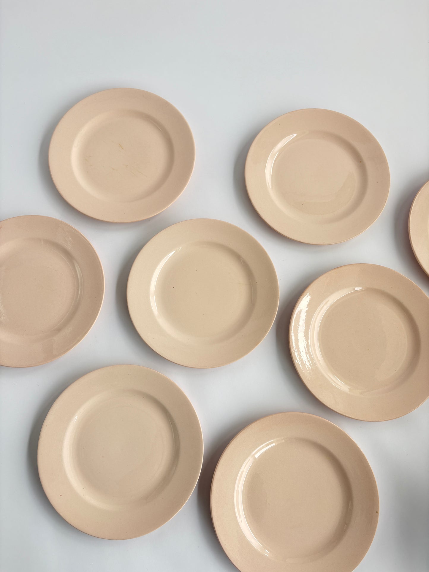 Set of 8 blush pink plates