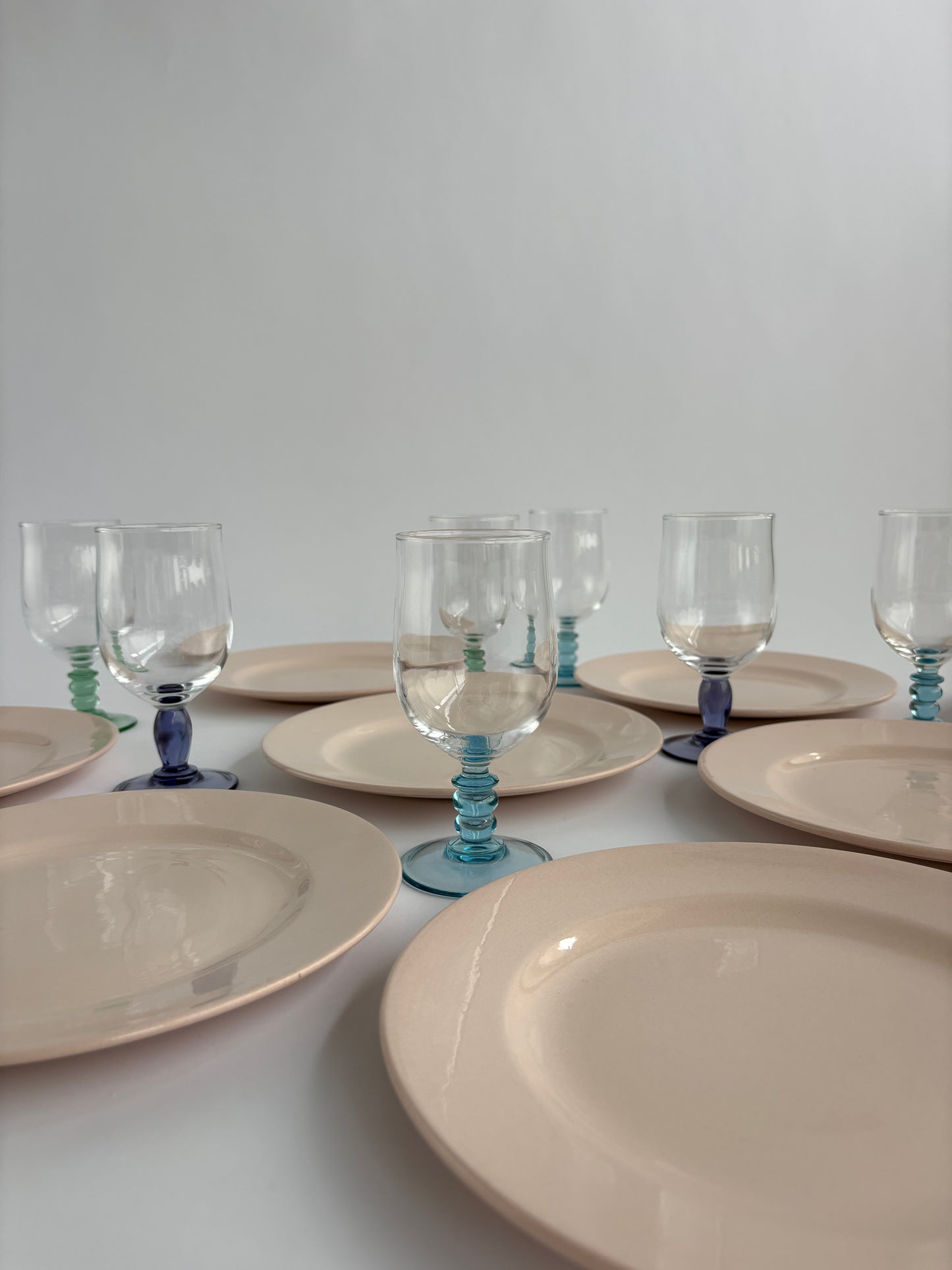 Set of 8 blush pink plates