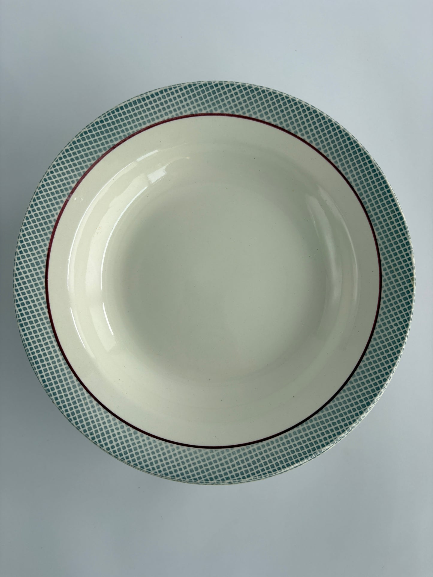 Set of 10 plates and 2 serving dishes