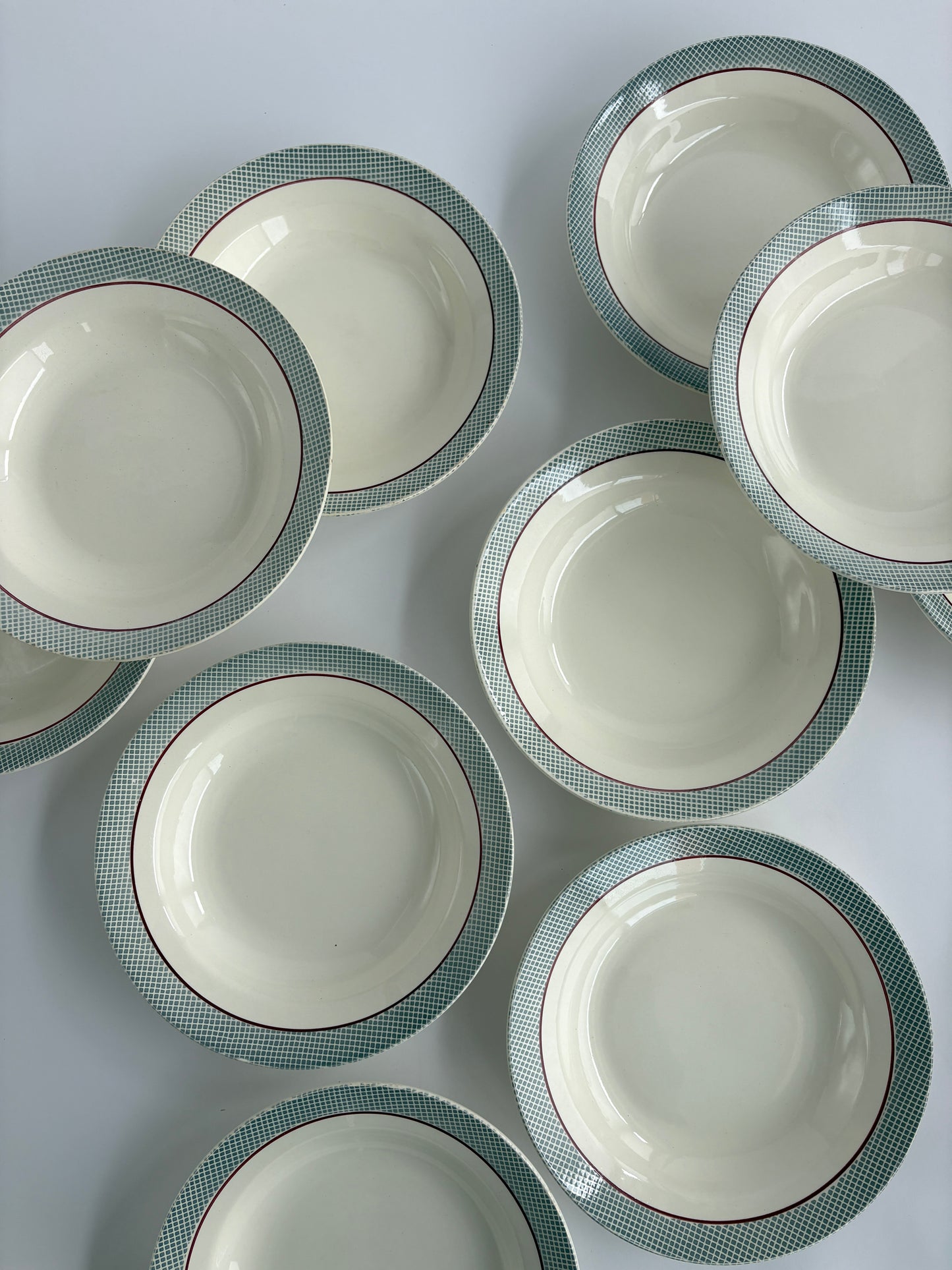 Set of 10 plates and 2 serving dishes