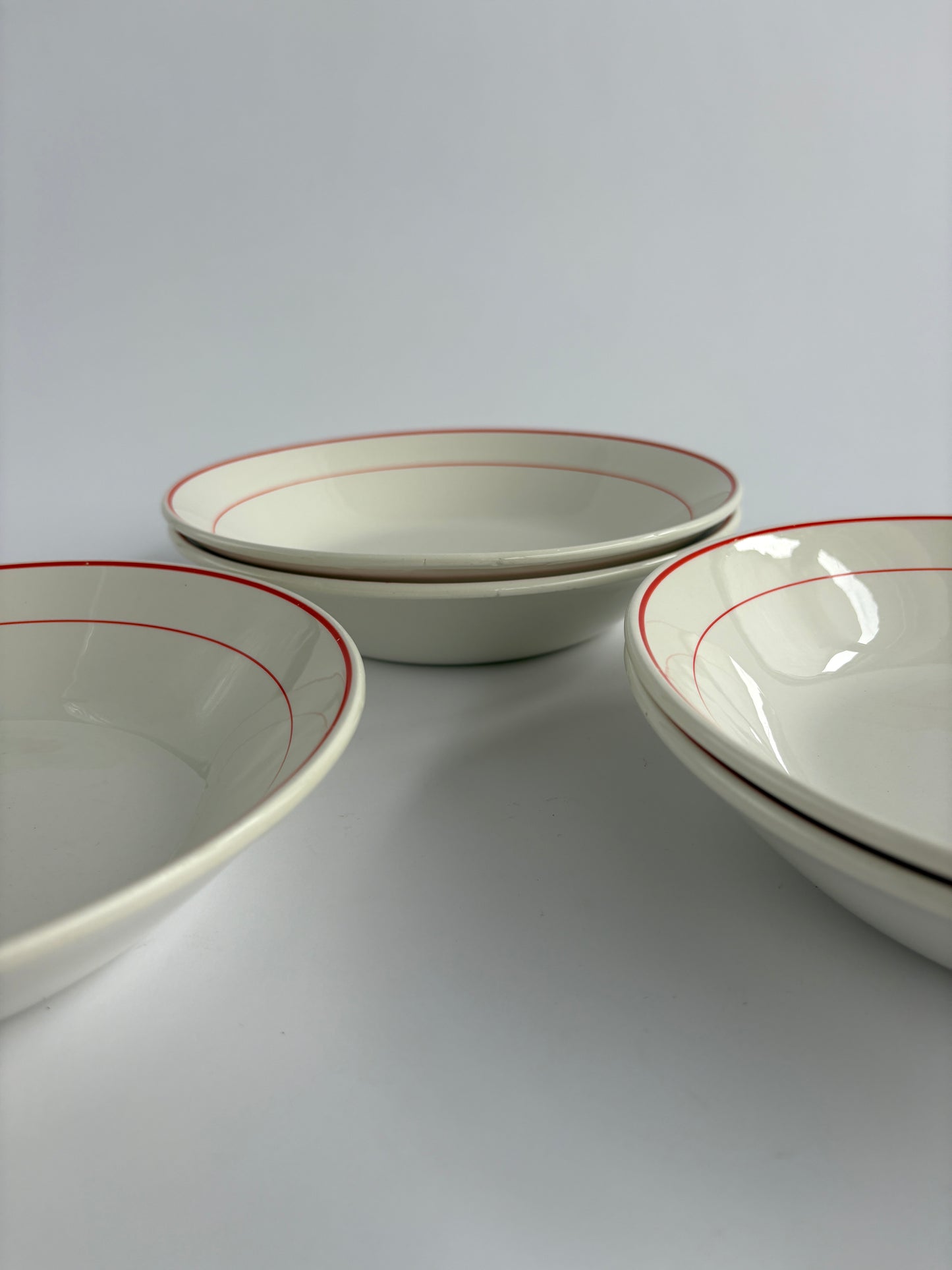 Set of 5 deep plates with red rim
