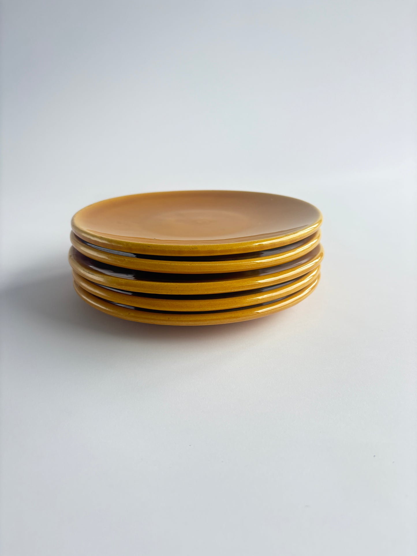 Set of 5 yellow plates