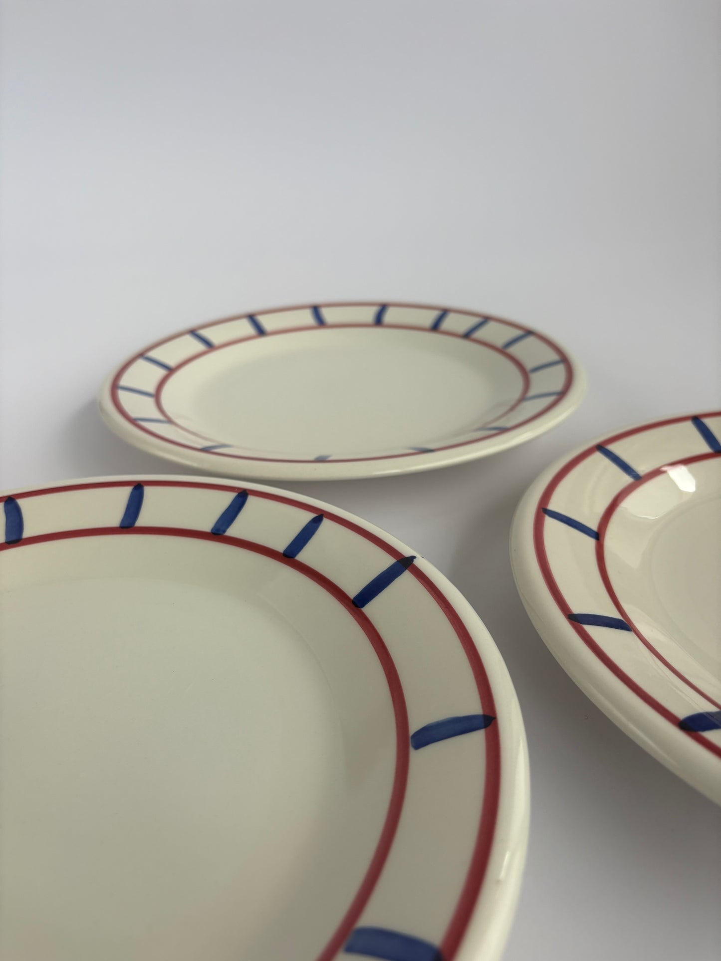 Set of 3 large dinner plates