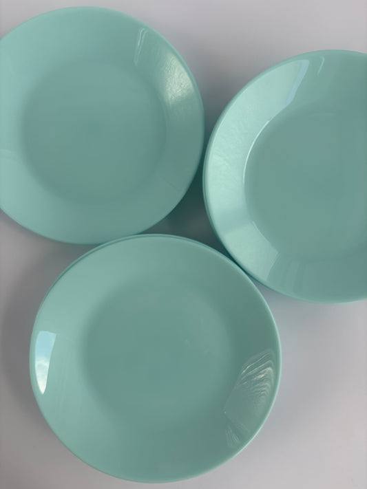 Set of 12 small turquoise plates