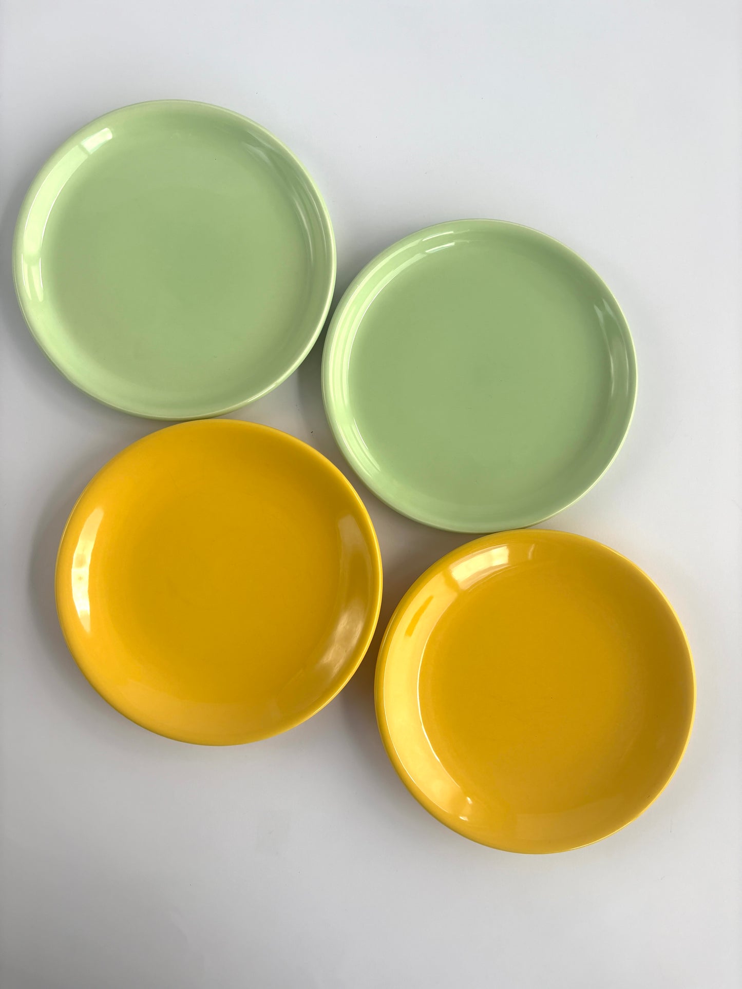 Set of 4 small plates in green and yellow