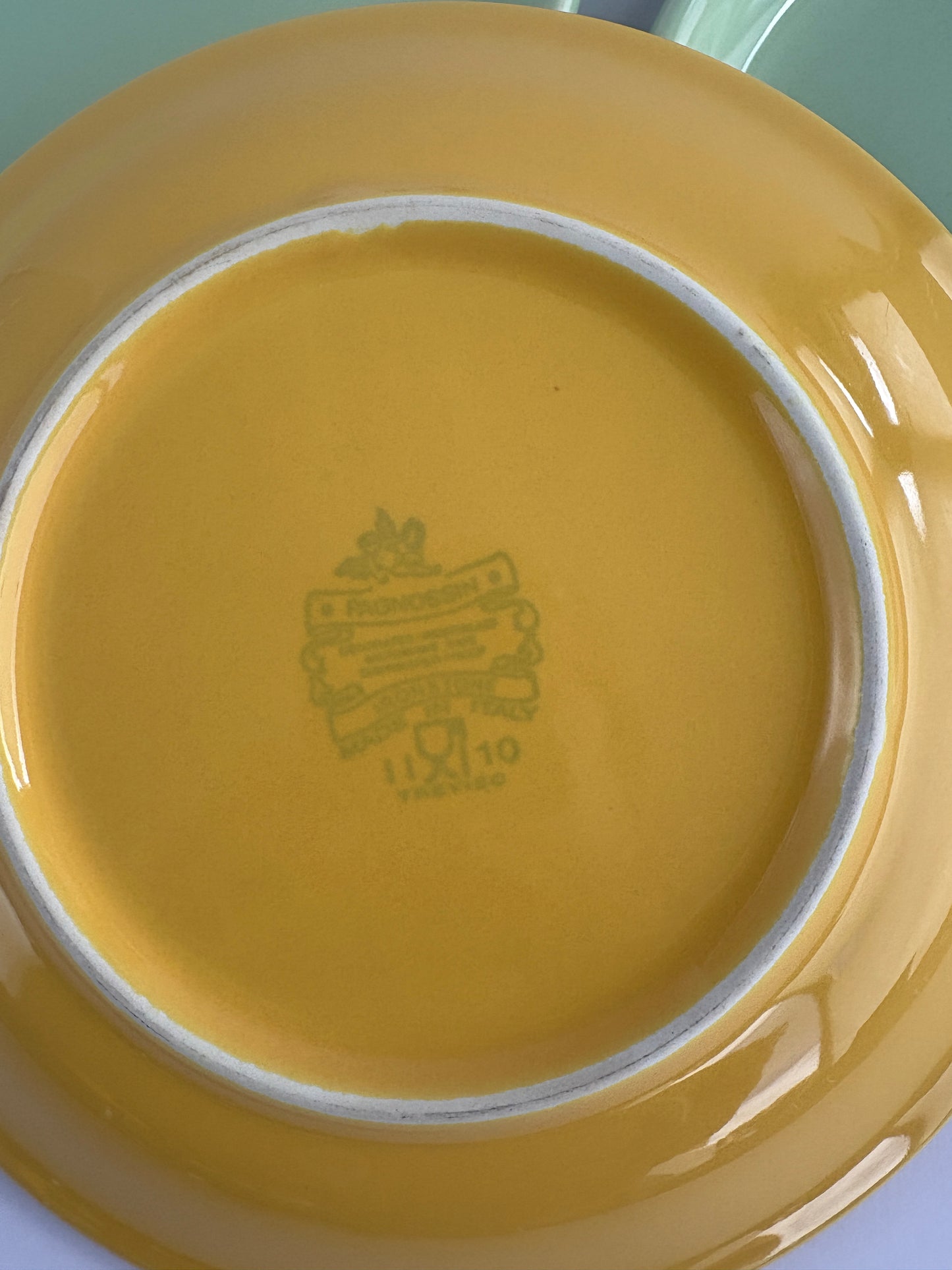 Set of 4 small plates in green and yellow