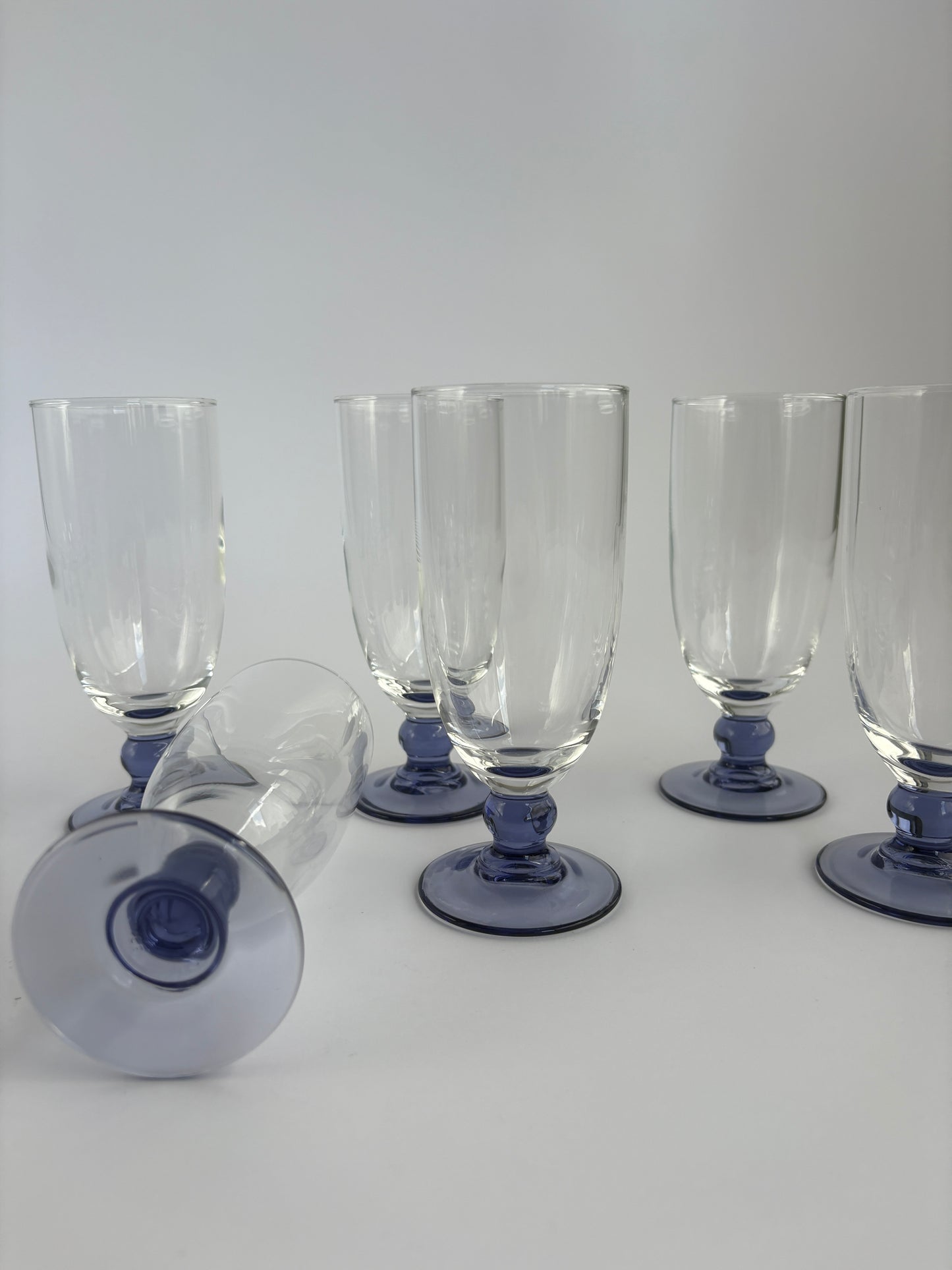 Set of 6 champagne glasses with purple stems