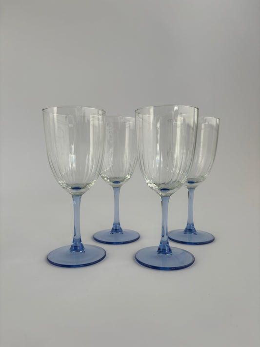Set of 4 wine glasses with light blue stems