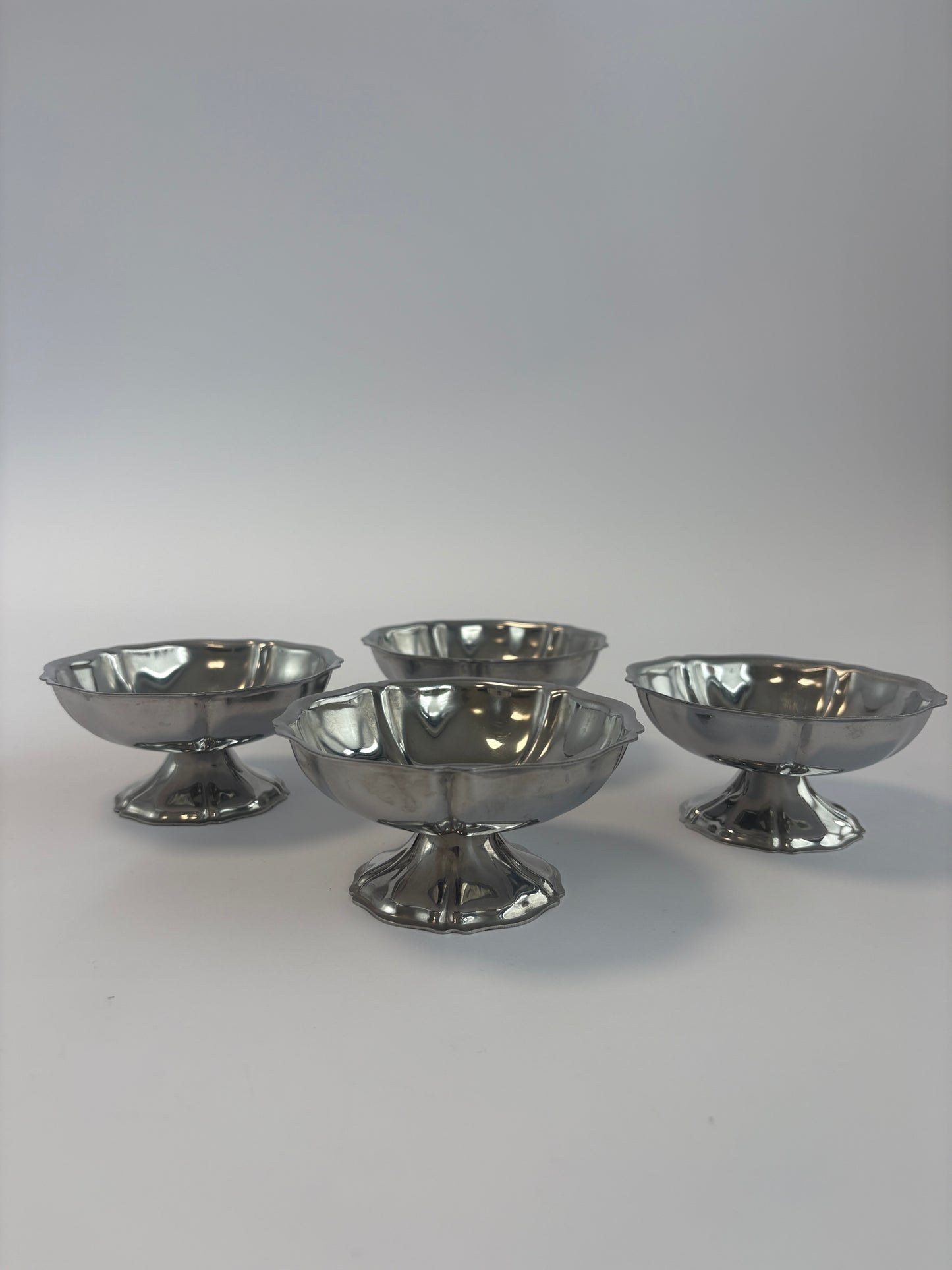 Set of 4 wide silver coupes