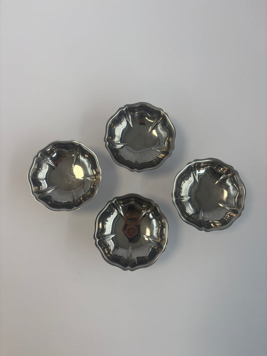 Set of 4 wide silver coupes