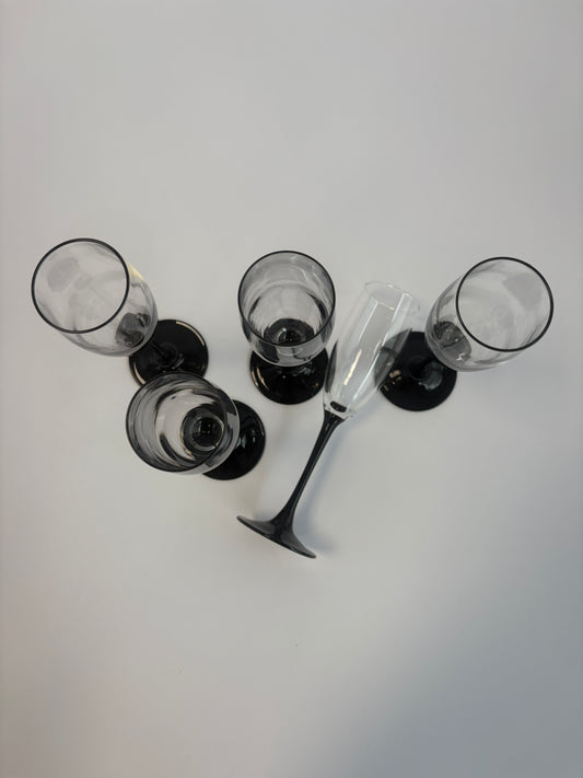 Set of 5 champagne glasses with black stems