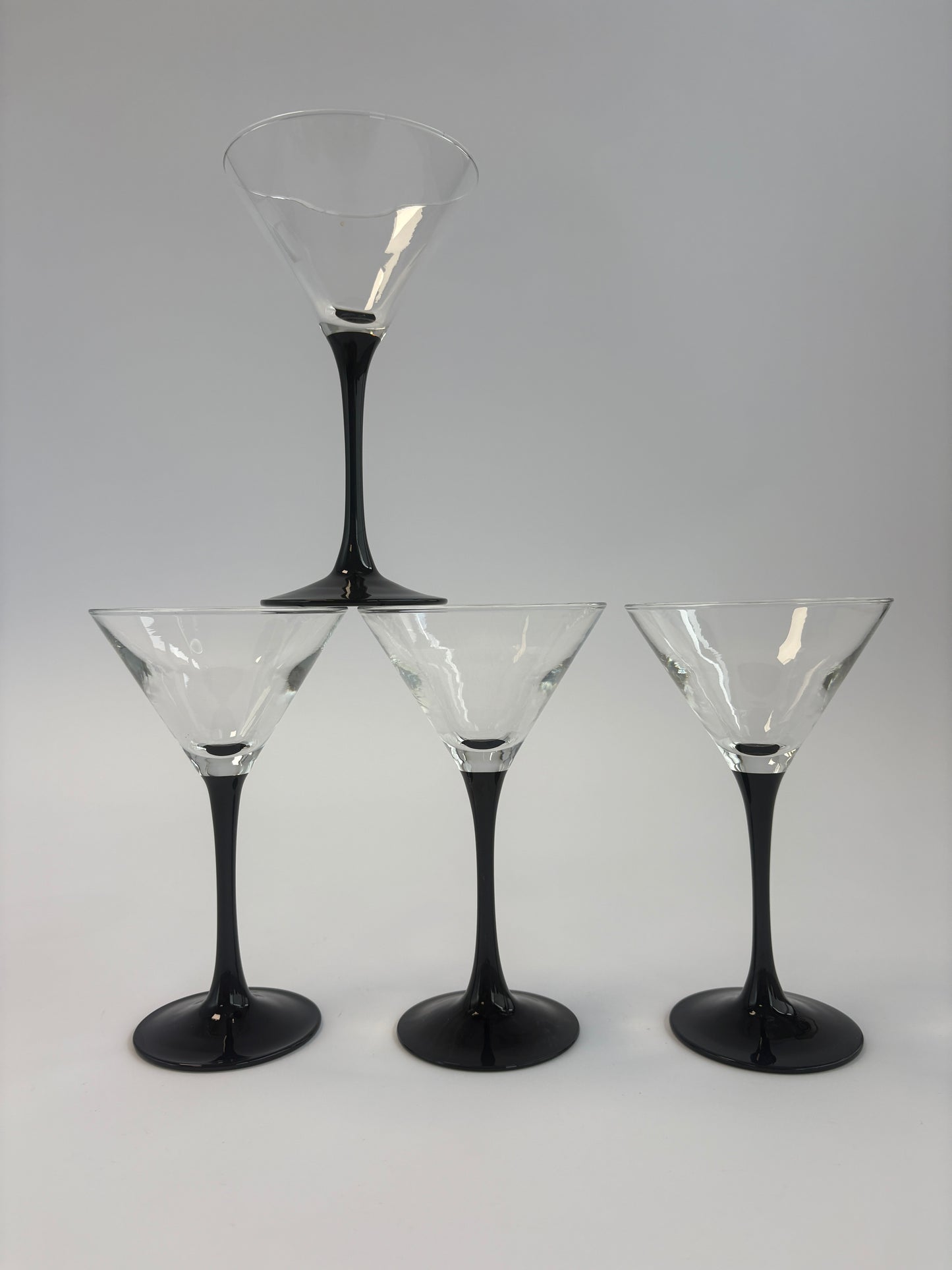 Set of 4 cocktail glasses with black stems