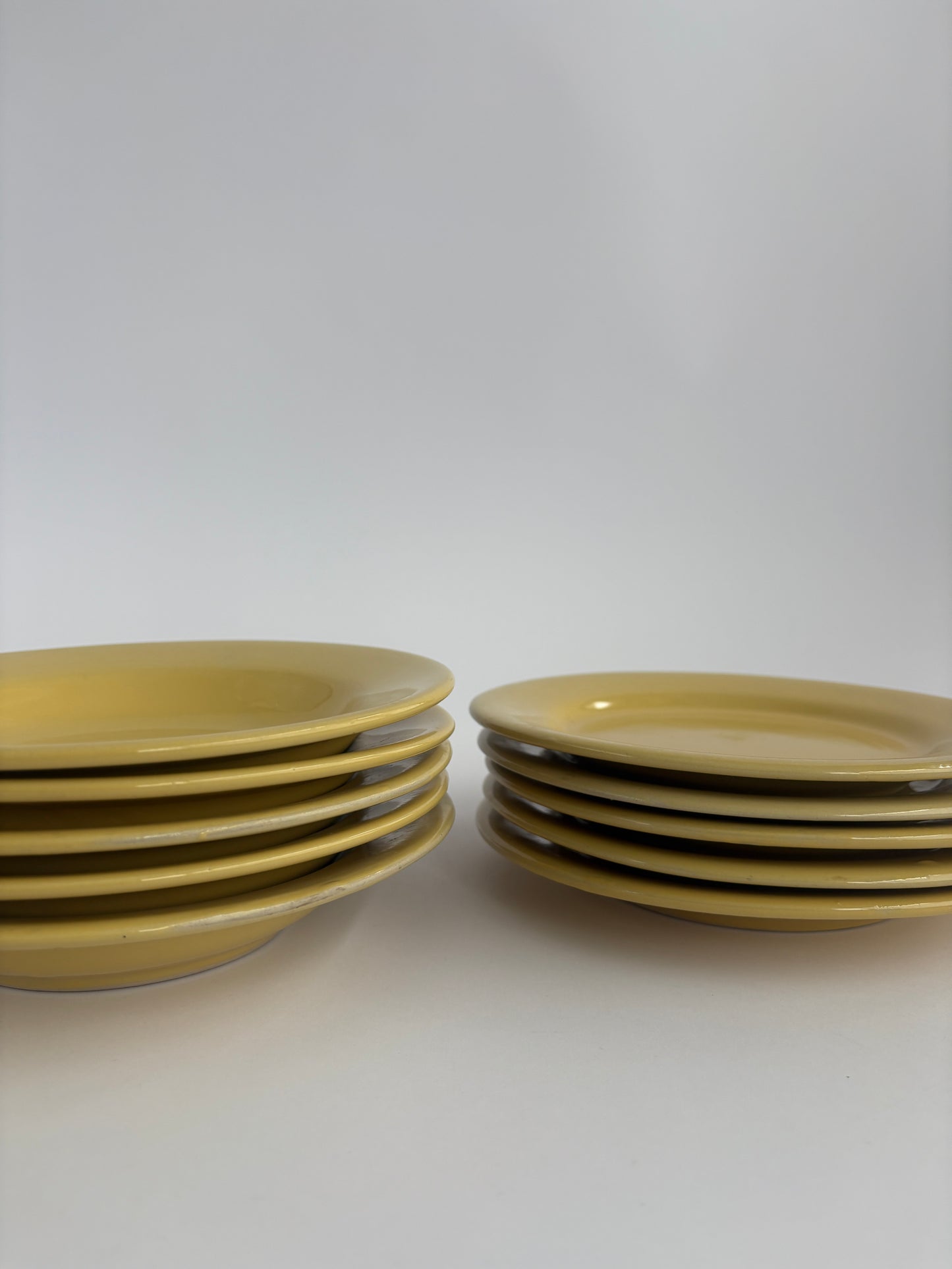 Set of 10 yellow plates