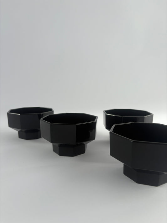 Set of 4 black glass coupes
