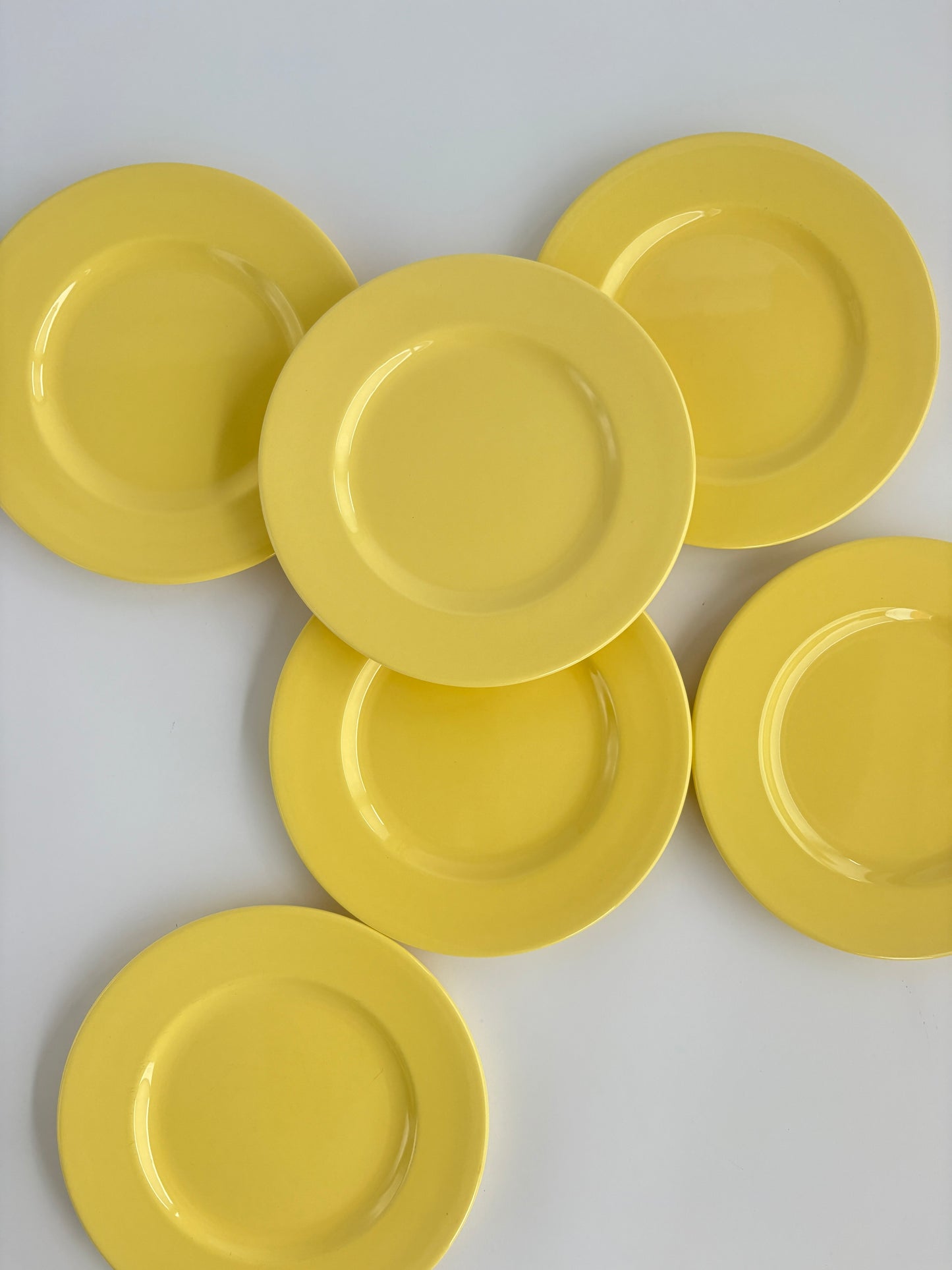 Set of 6 bright yellow plates