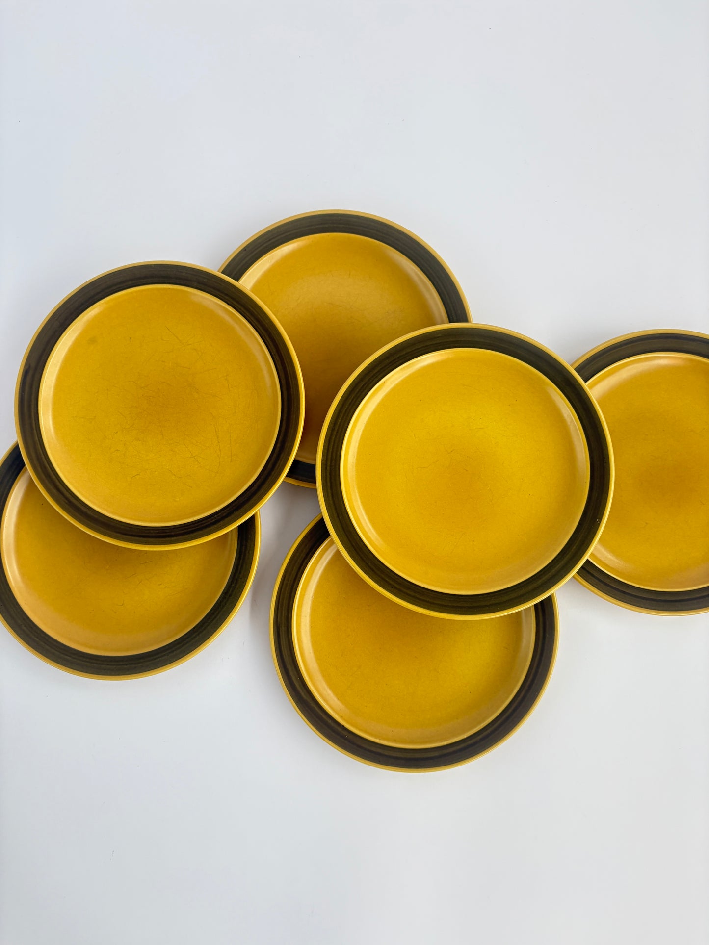 Set of 6 mustard yellow plates