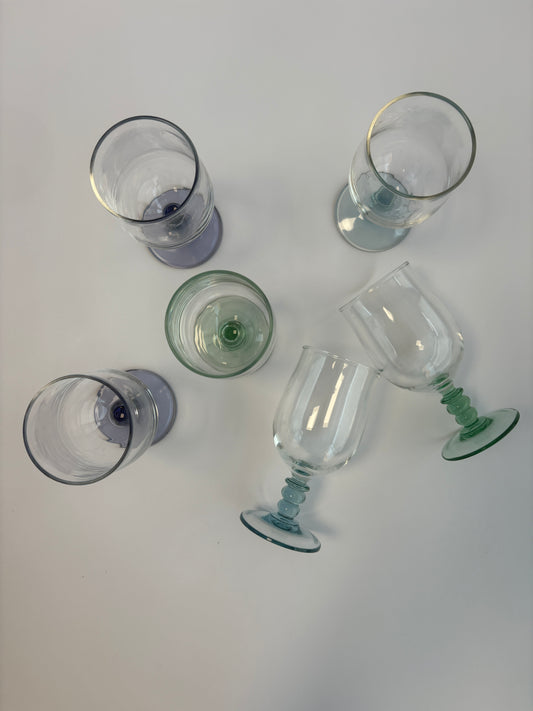 Set of 6 wine glasses with colored stems