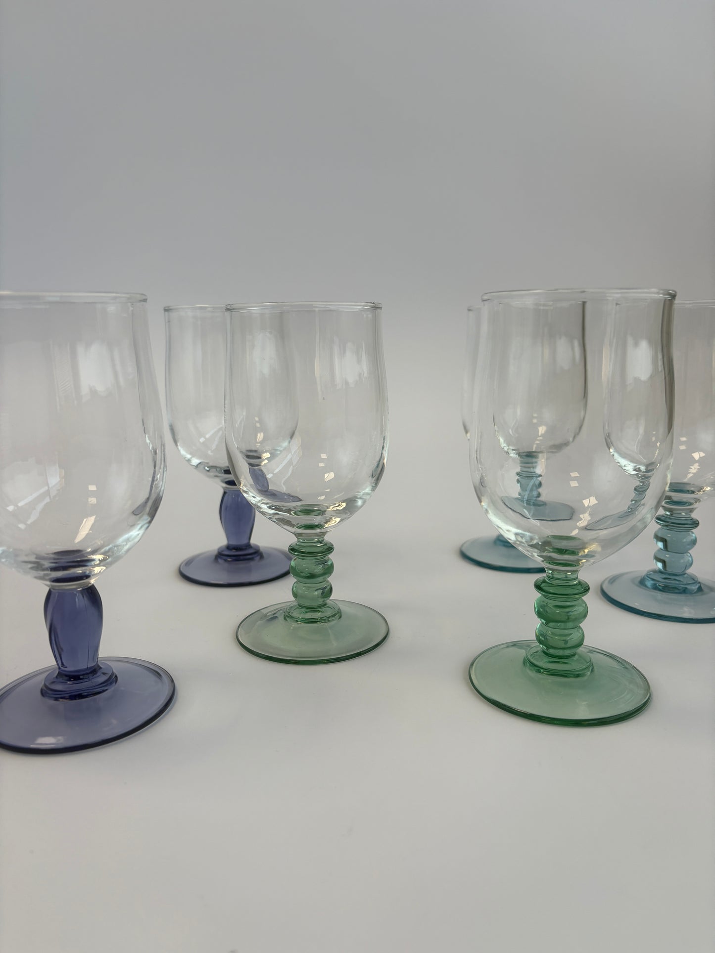 Set of 6 wine glasses with colored stems