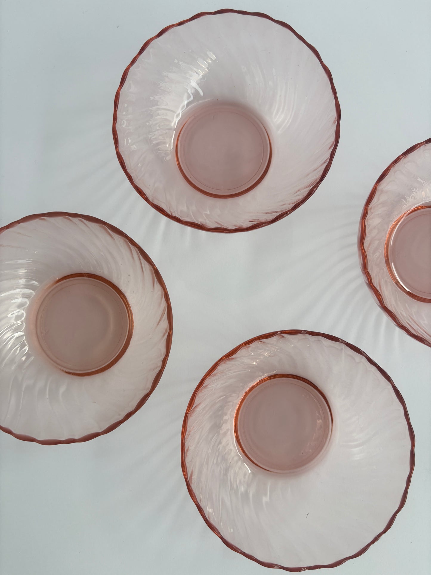 Set of 4 pink glass bowls
