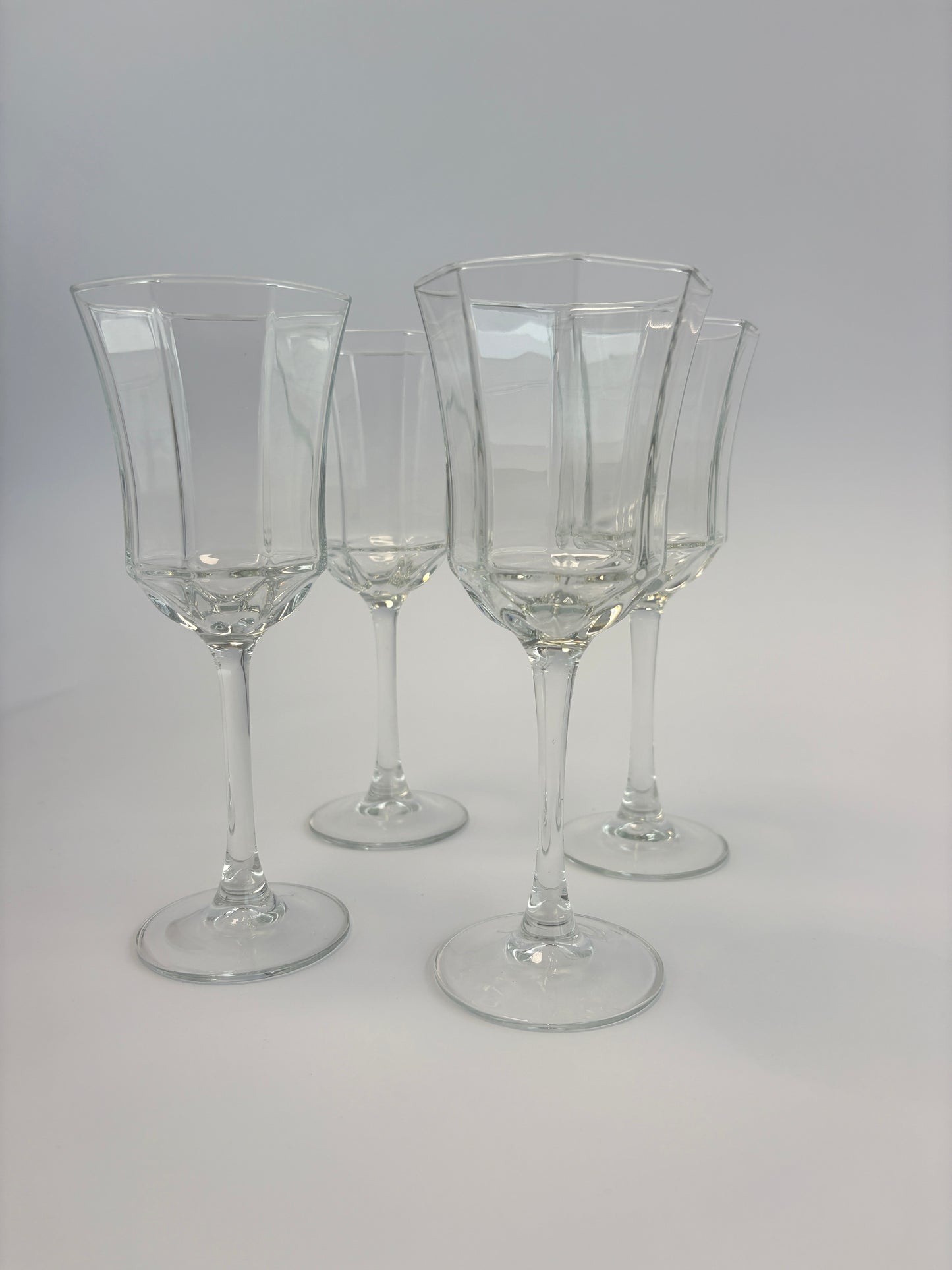 Set of 4 wine glasses