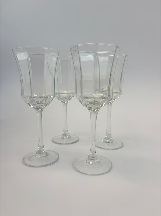 Set of 4 wine glasses