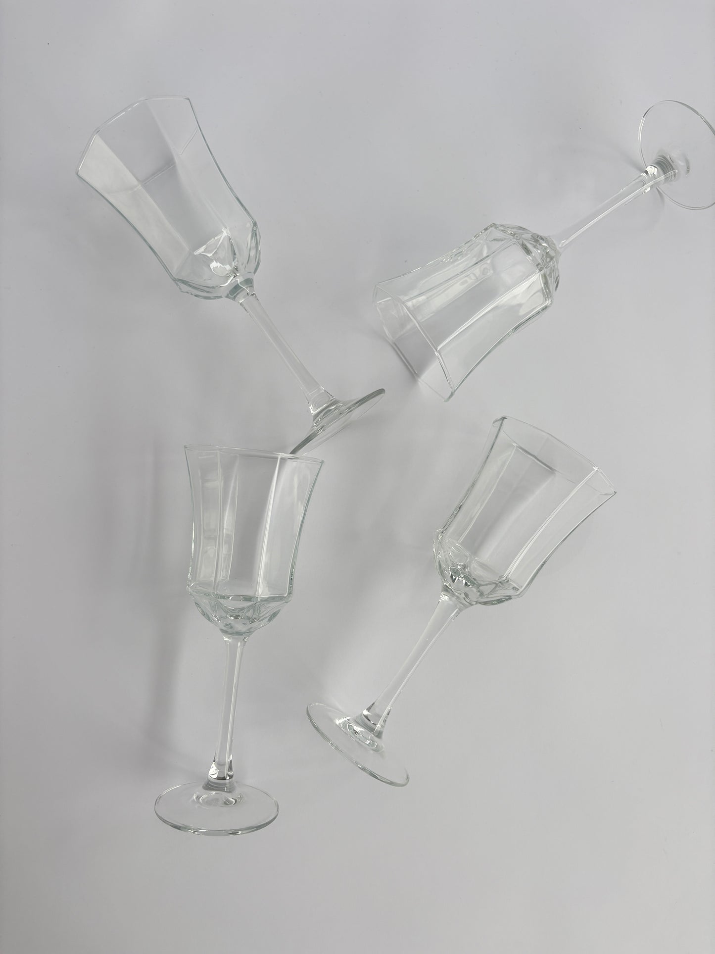 Set of 4 wine glasses