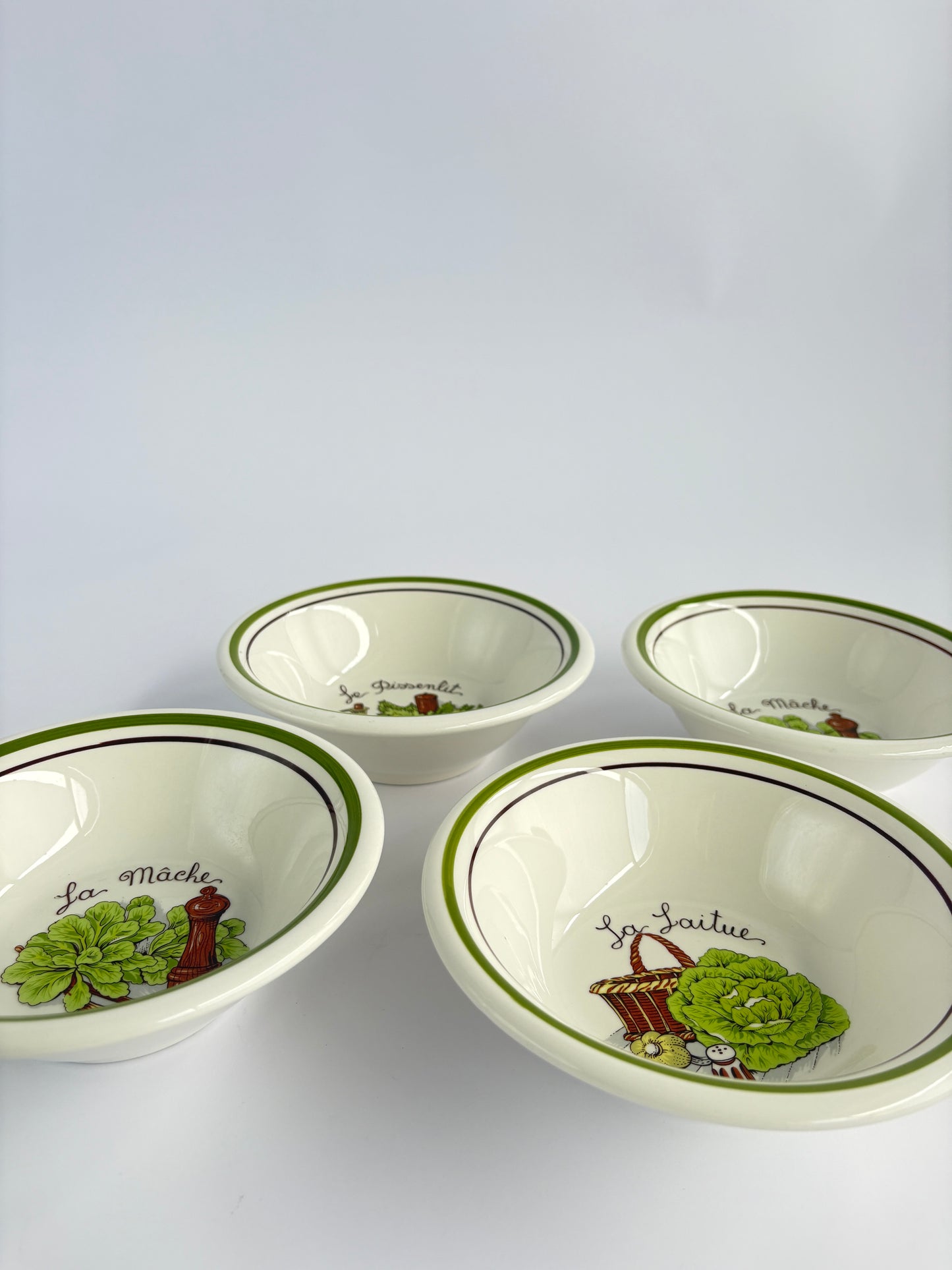 Set of 4 salad bowls