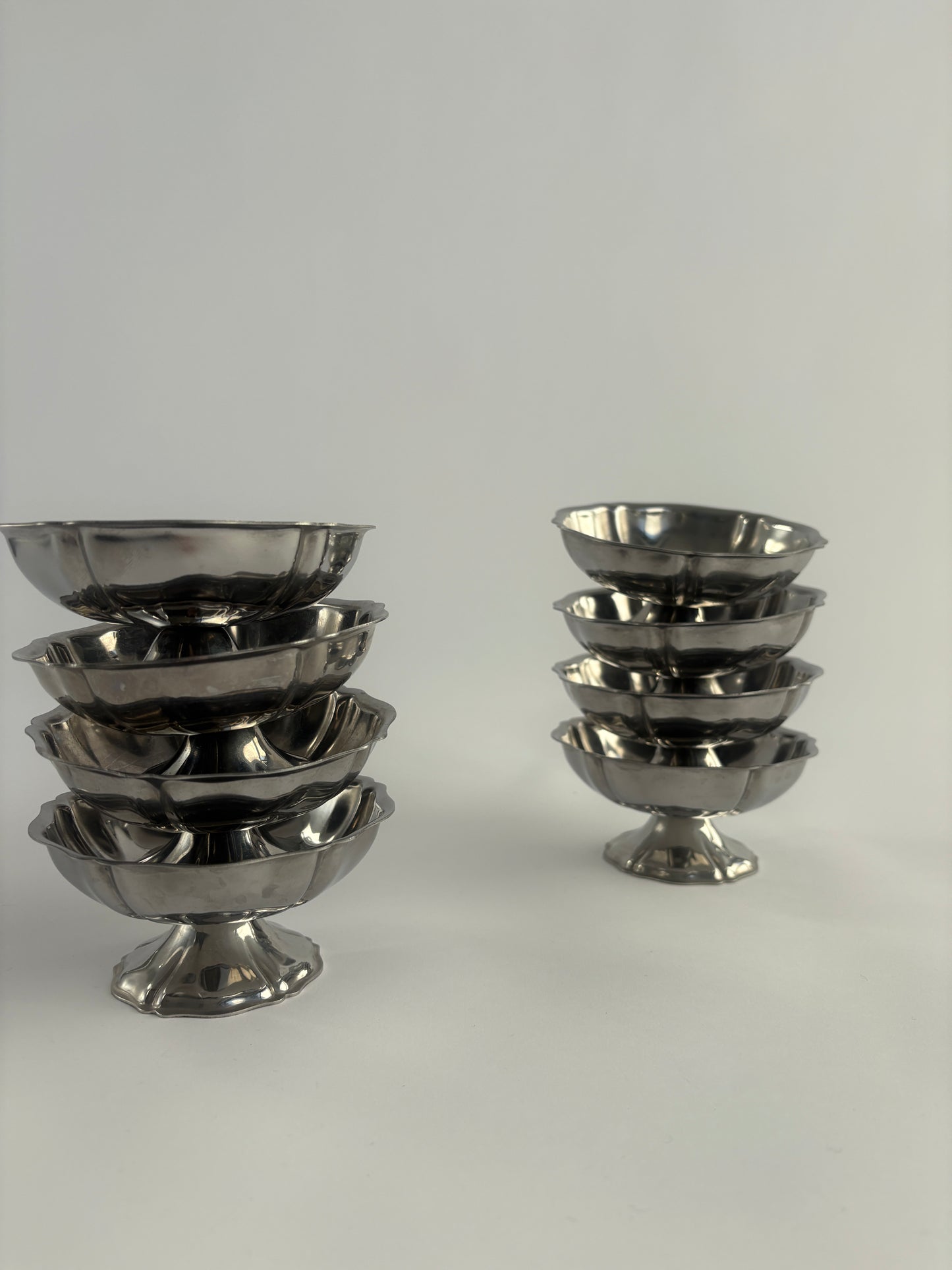Set of 8 wide flower coupes
