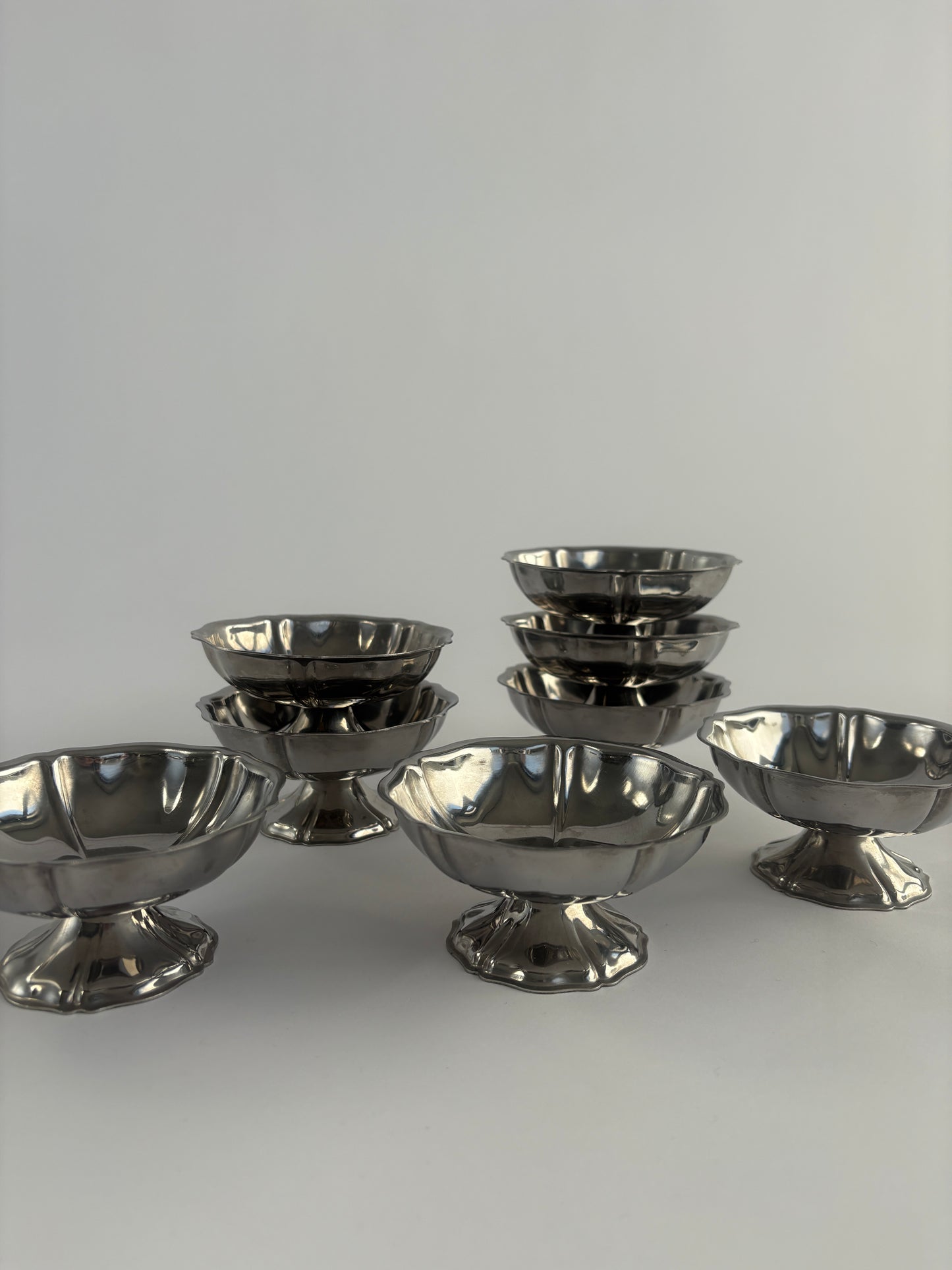 Set of 8 wide flower coupes