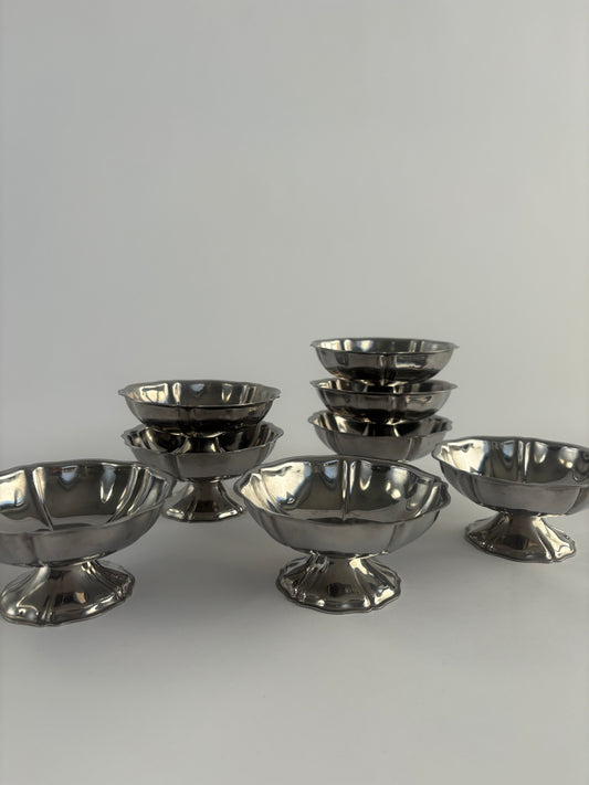 Set of 8 wide flower coupes